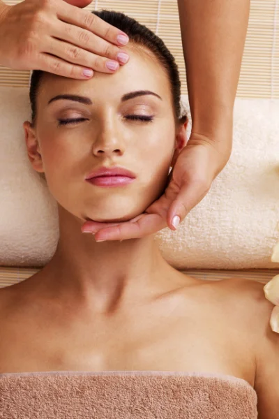 Gesichtsmassage bei Lotus Thai Massage in Neunkirchen-Seelscheid